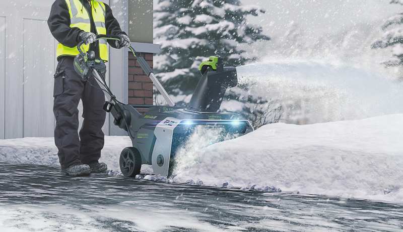 Снегоуборщик Greenworks GD82 82V: Ваш Надежный Партнер в Борьбе со Снегом