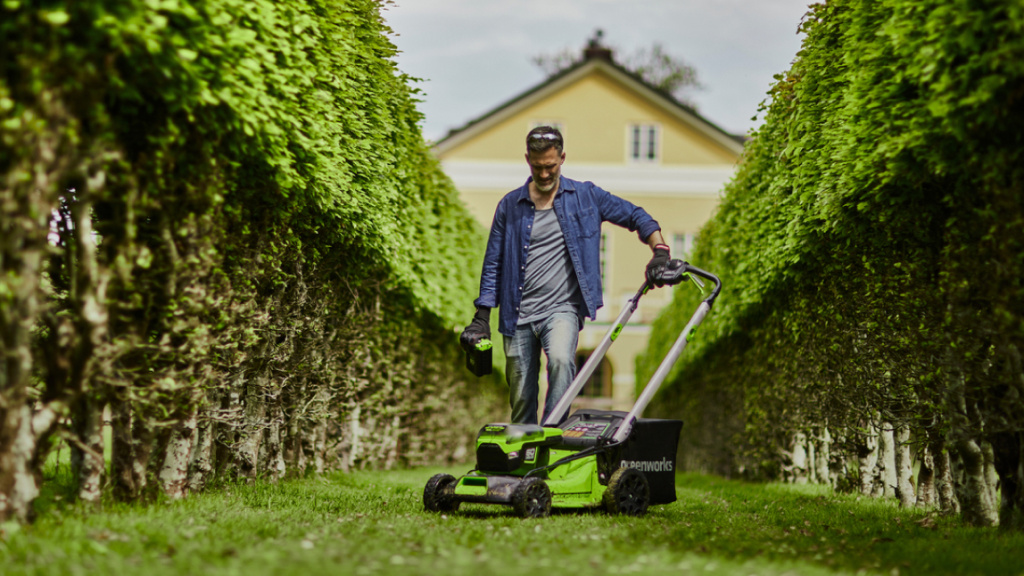 Садовая Техника greenworks.jpg