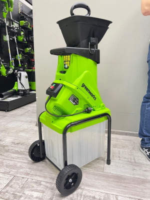 Измельчитель с ящиком Greenworks GACSB 2500W (40мм)