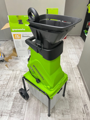 Измельчитель с ящиком Greenworks GACSB 2500W (40мм)
