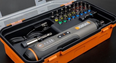 Отвертка WORX WX240 4V (2.5Нм) аккумуляторная с набором бит 26 шт