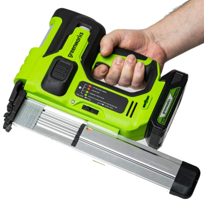 Гвоздезабивной пистолет Greenworks 24V (100 уд/мин) аккумуляторный