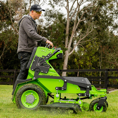 Садовый райдер с нулевым радиусом разворота Greenworks ZTCS92 82V 7405407 (92 см) аккумуляторный